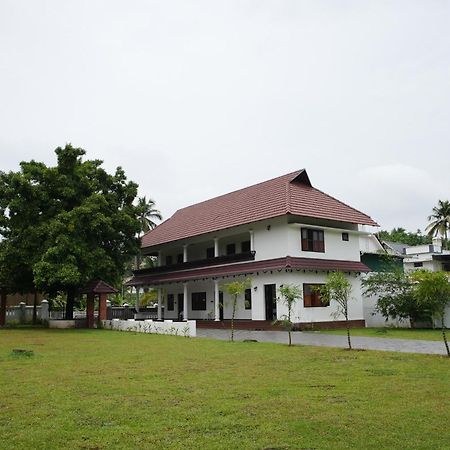 Tamarind Heritage Holiday Home Angamali Buitenkant foto