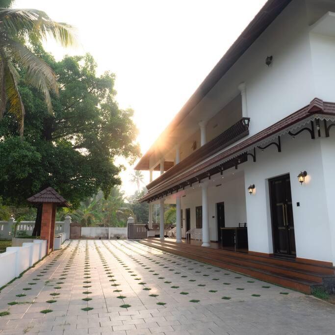 Tamarind Heritage Holiday Home Angamali Buitenkant foto