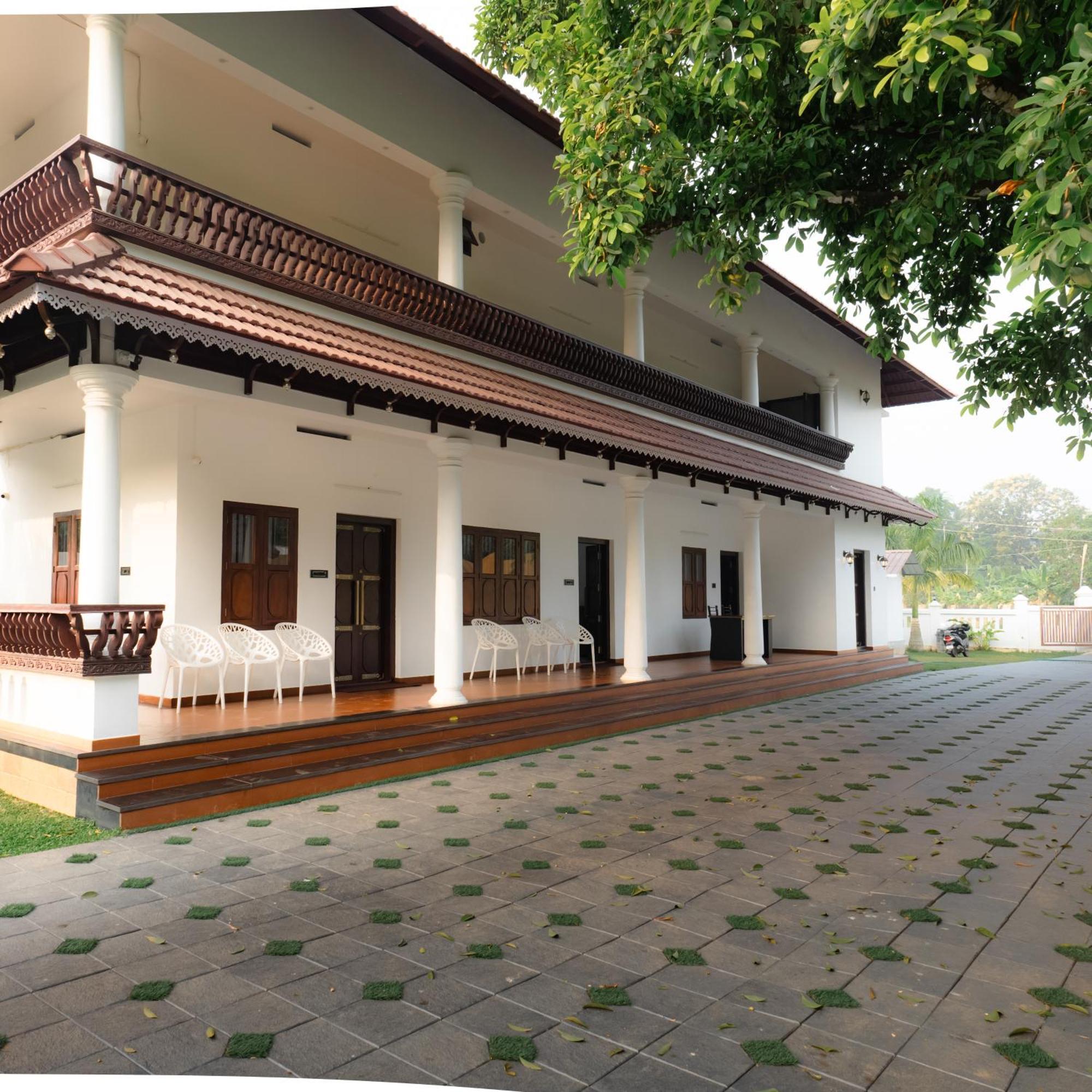 Tamarind Heritage Holiday Home Angamali Buitenkant foto