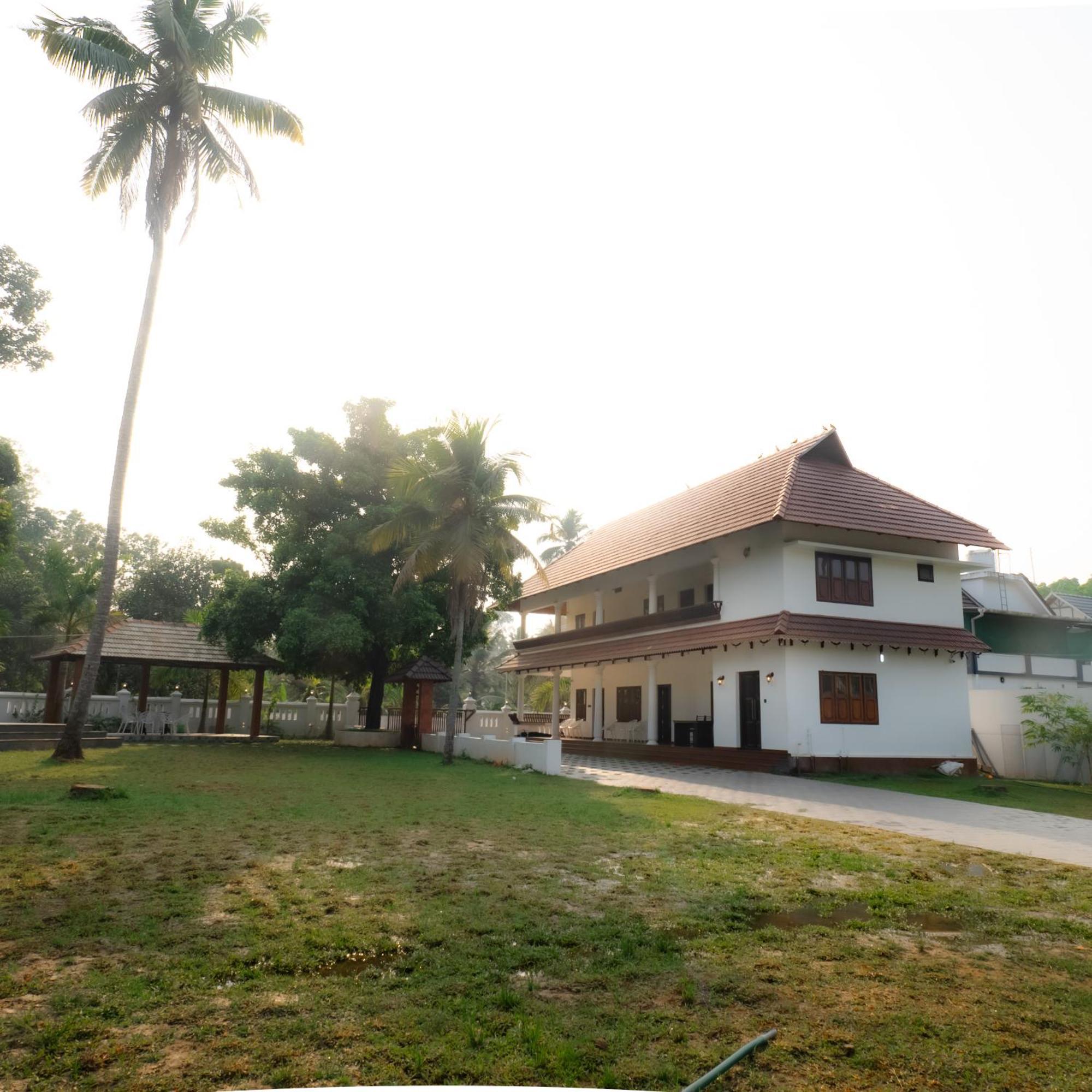 Tamarind Heritage Holiday Home Angamali Buitenkant foto